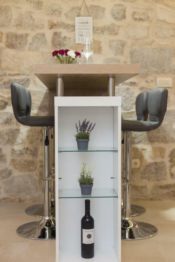 Studio Apartman "Brce" Kastela Exterior photo
